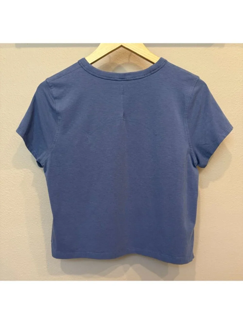 Lululemon Women's Blue Crop Boxy Short Sleeve Crew Neck Shirt Small Casual